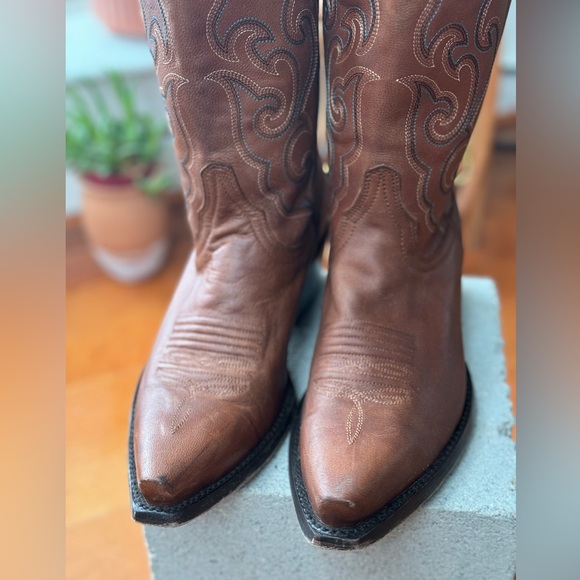 Cavender's leather snip toe boots, brown with light blue embroidery, Size 5 - Picture 10 of 10